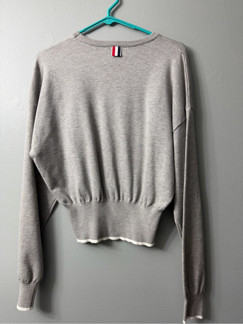 Thom Browne sweater features an embroidered dachshund Hector small - Picture 3 of 8